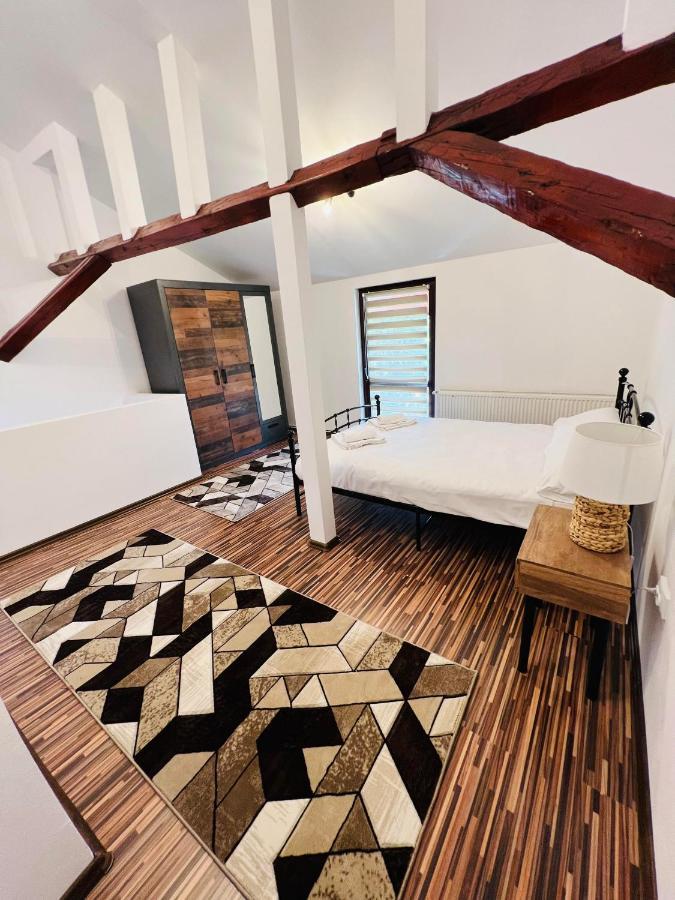 Apartament In Regim Hotelier King Mediaş מראה חיצוני תמונה